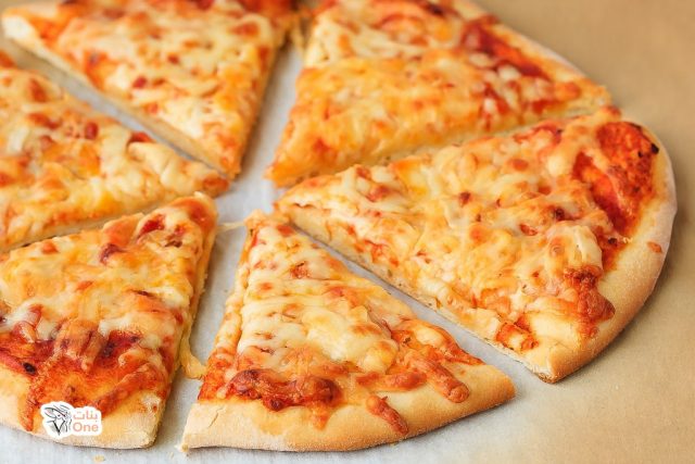 طريقة عمل عجينة البيتزا  