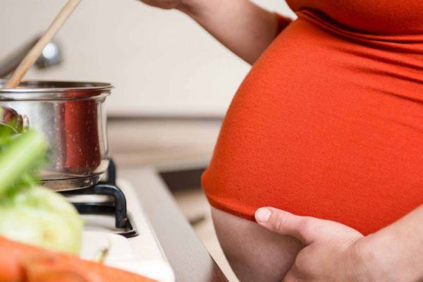 صيام الحامل وتأثيره على الجنين  