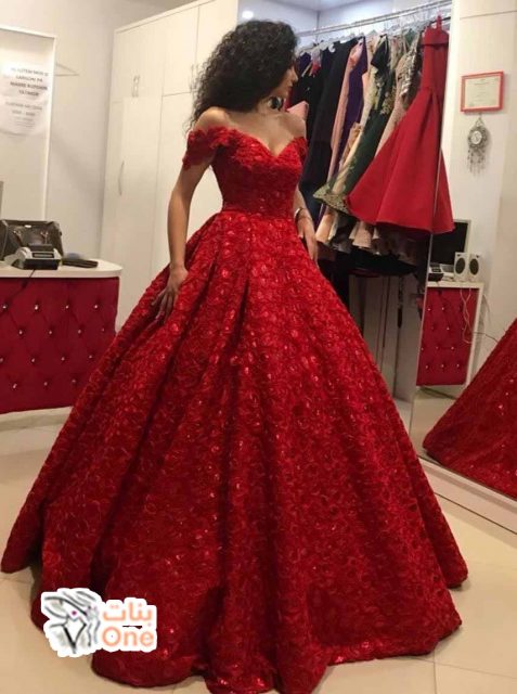أشيك فستان سواريه احمر لإطلالة مثالية في المناسبات  