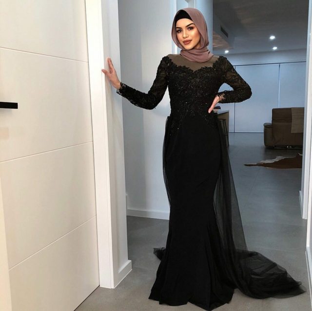 أجمل فستان سواريه اسود موضة 2020  
