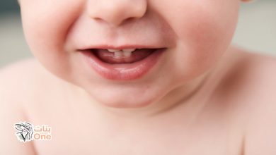 متى تظهر الأسنان عند الرضع وأعراضها  