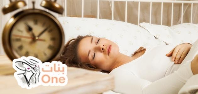 فوائد النوم المتقطع وأضراره  