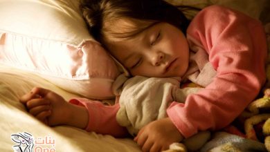 كم عدد الساعات التي يحتاجها الطفل للنوم  