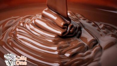 طريقة عمل حلى بالشوكولاتة السائلة  